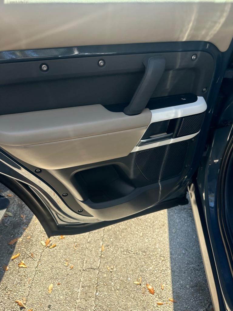 2020 Land Rover Defender S - Photo 25