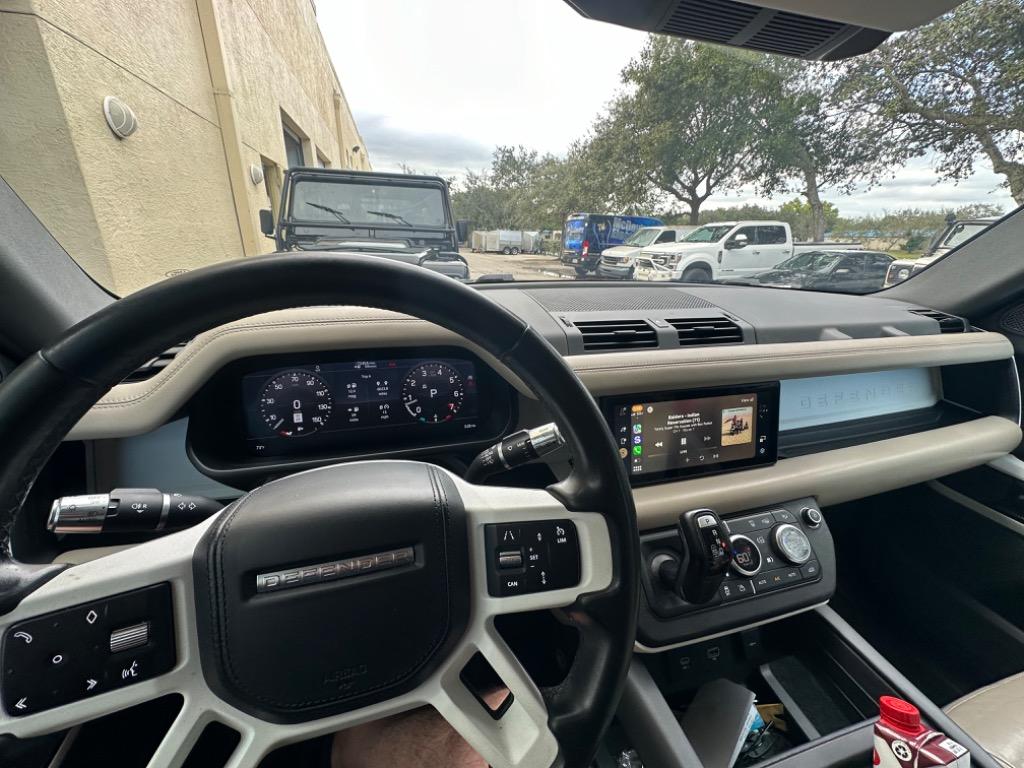 2020 Land Rover Defender S - Photo 13