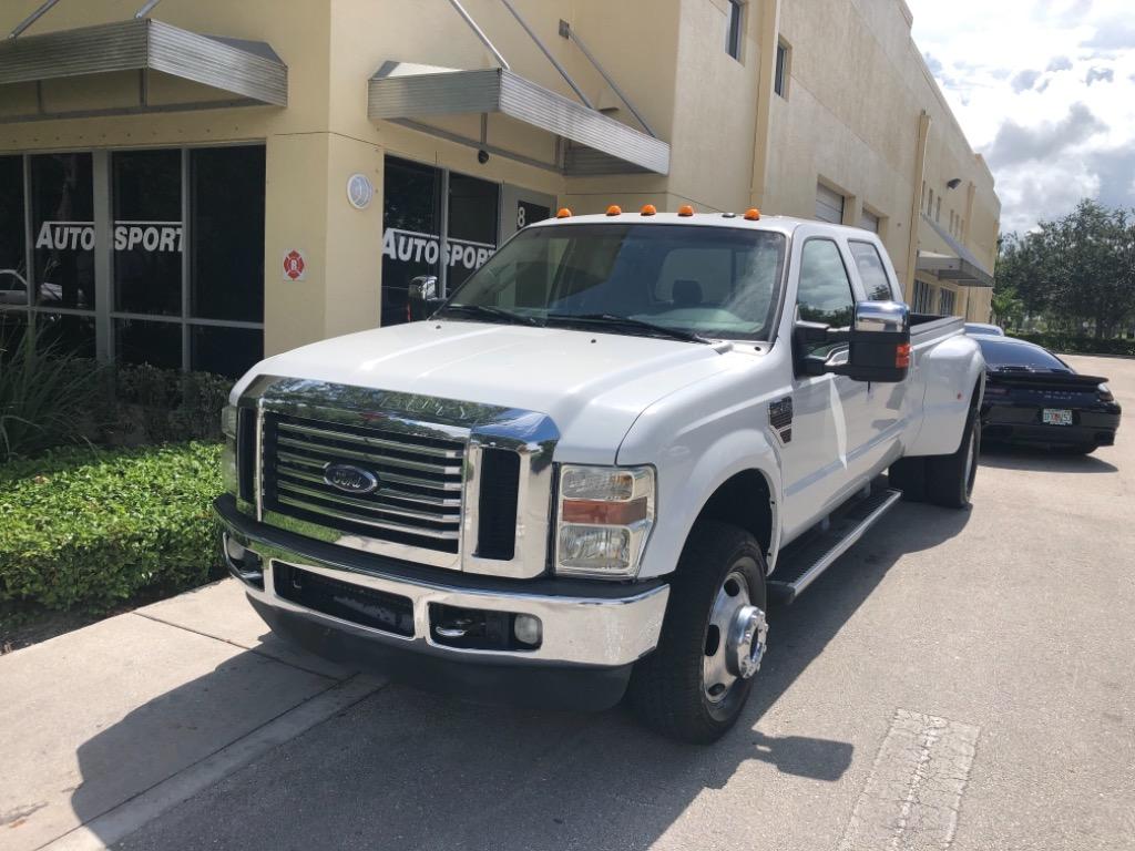 2010 Ford F-350 Super Duty Lariat's photo